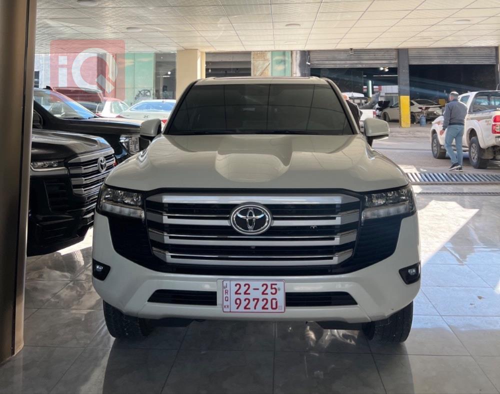 تۆیۆتا لاند کروزەر